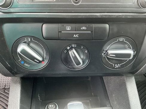 Used 2018 Volkswagen Jetta S image 45