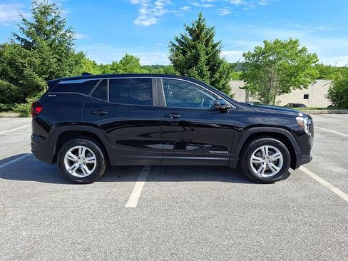 Used 2024 GMC Terrain SLE AWD/4WD image 7