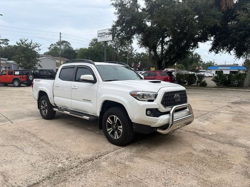 Used 2019 Toyota Tacoma TRD Sport AWD/4WD image 8