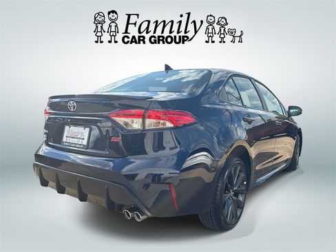 Used 2025 Toyota Corolla SE image 3