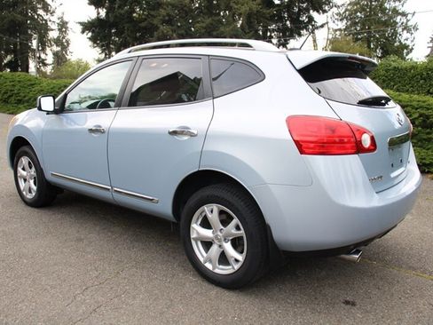 Used 2011 Nissan Rogue SV image 4