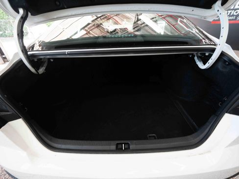 Used 2025 Toyota Camry SE FWD image 27