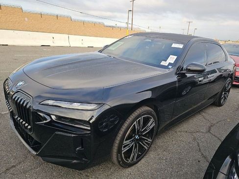 Used 2025 BMW i7 xDrive60 w/ Executive Package AWD/4WD image 1