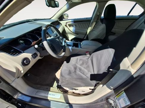 Used 2011 Ford Taurus Limited w/ 303A Rapid Spec Order Code FWD image 9