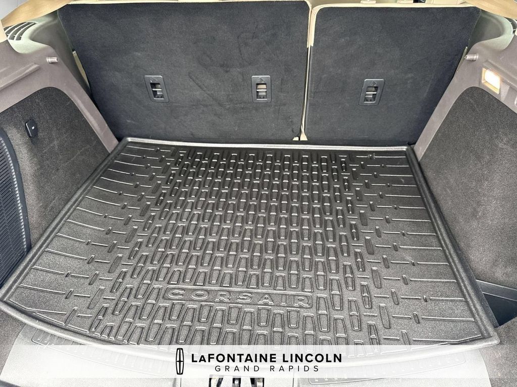 Certified 2024 Lincoln Corsair AWD w/ Equipment Group 101A image 30