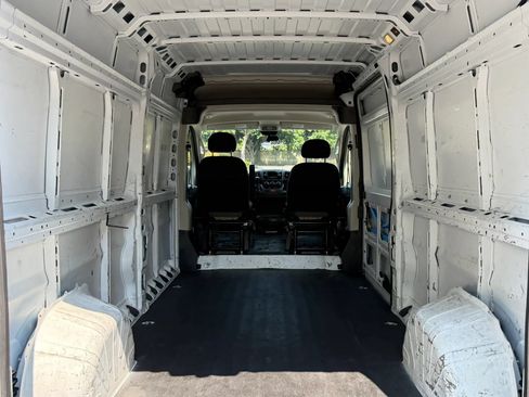 Used 2021 RAM ProMaster 2500 FWD image 3