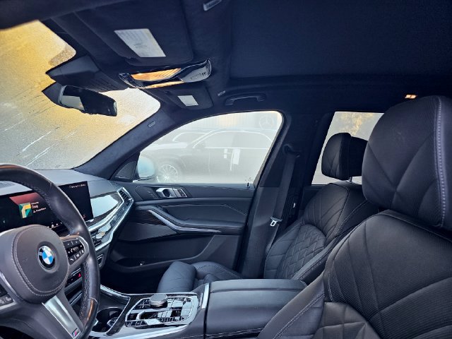 Used 2024 BMW X7 xDrive40i w/ M Sport Package AWD/4WD image 5