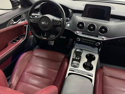 Used 2019 Kia Stinger GT2 image 9