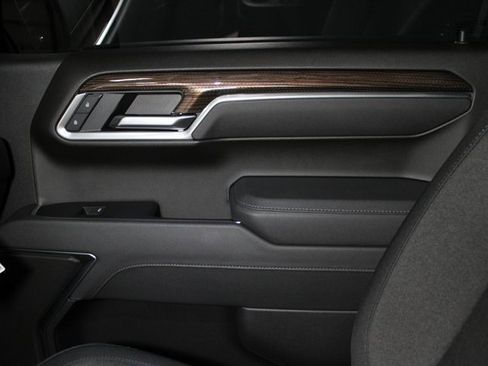 Used 2025 Chevrolet Silverado 1500 LT image 27