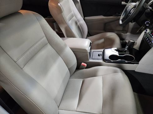 Used 2013 Toyota Camry LE FWD image 34