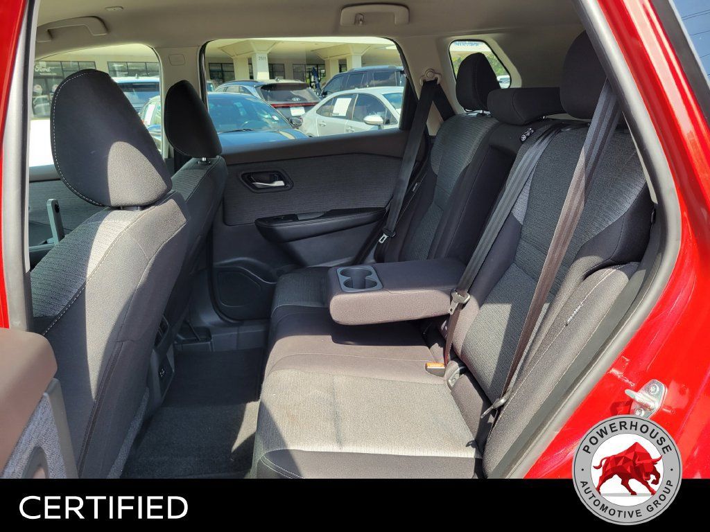 Used 2023 Nissan Rogue SV FWD image 16