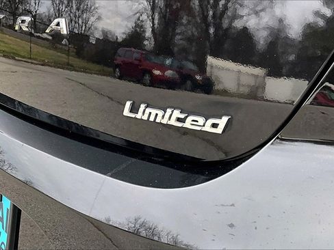 Used 2020 Hyundai Elantra Limited w/ Ultimate Package 03 image 8