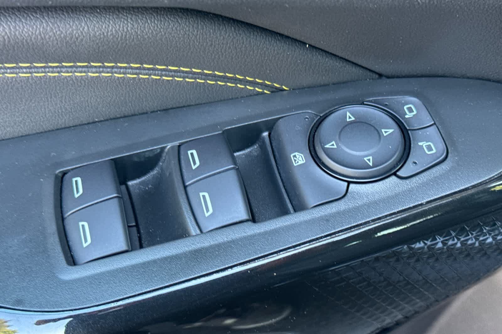 Used 2025 Chevrolet Trax LT FWD image 13