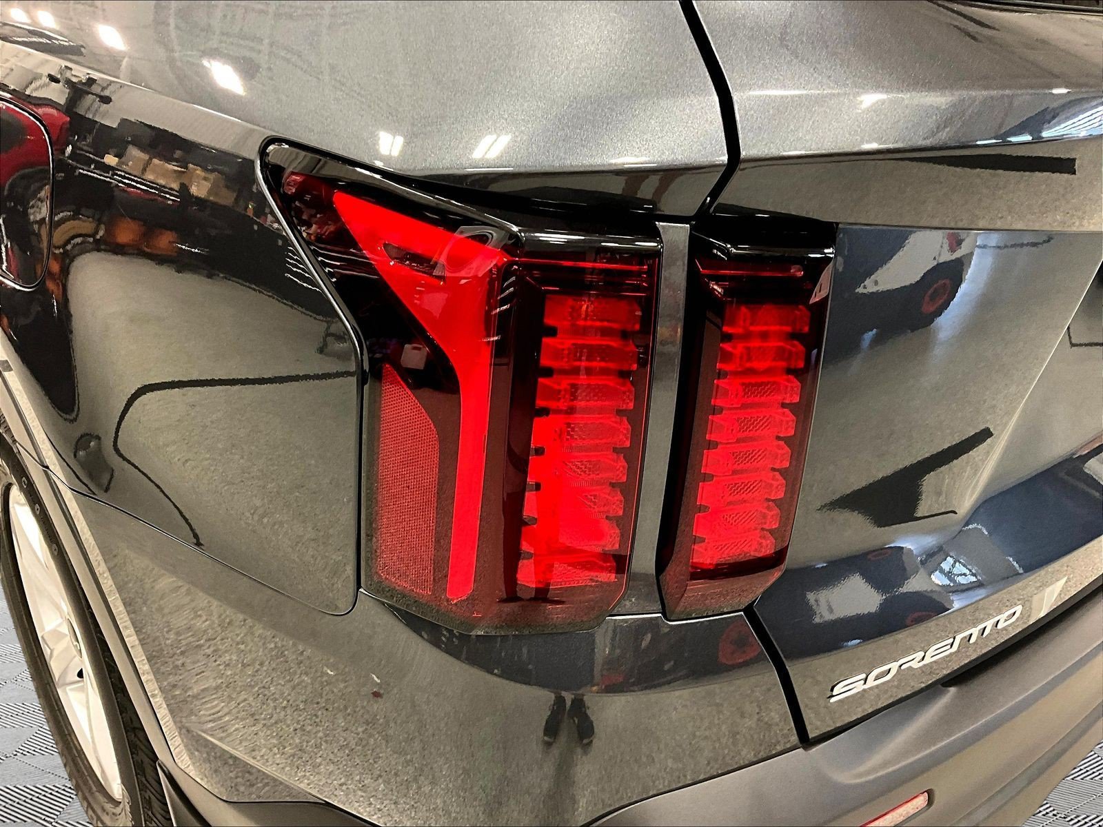 Used 2023 Kia Sorento LX AWD/4WD image 23
