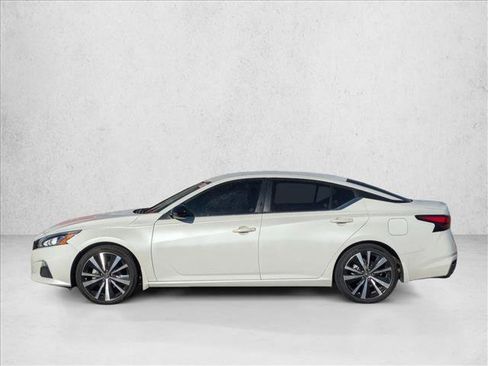Used 2022 Nissan Altima 2.5 SR image 9