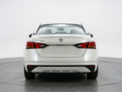 Used 2025 Nissan Altima 2.5 SV FWD image 7