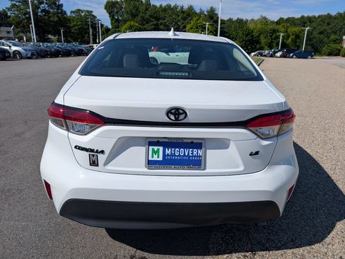 Used 2026 Toyota Corolla LE w/ LE Premium Package FWD image 4