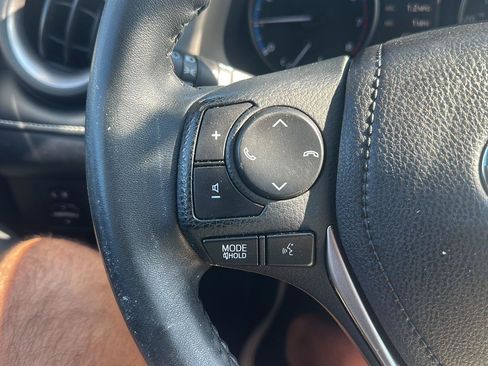 Used 2017 Toyota RAV4 XLE AWD/4WD image 14