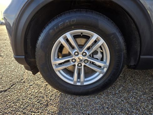 Used 2022 Ford Explorer XLT w/ Equipment Group 202A image 31