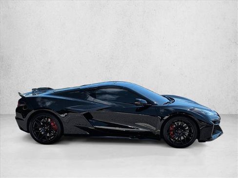 Used 2024 Chevrolet Corvette Z06 RWD image 4