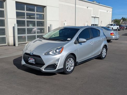 Used 2017 Toyota Prius C Three image 10