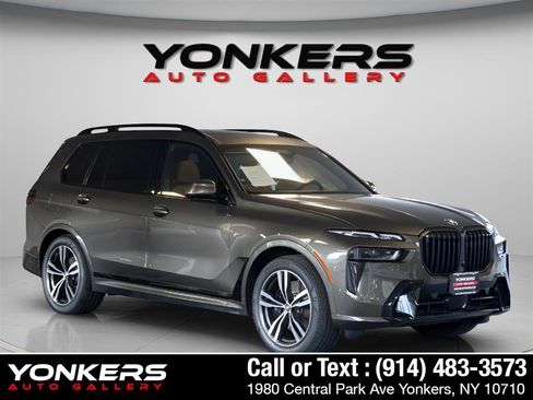 Used 2023 BMW X7 xDrive40i w/ M Sport Package AWD/4WD image 14