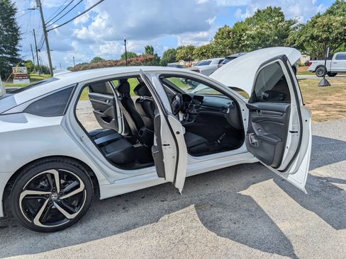 Used 2019 Honda Accord Sport image 14