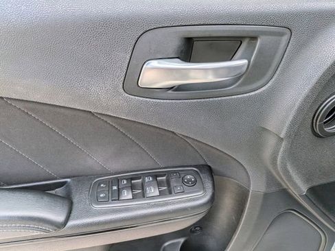 Used 2020 Dodge Charger SXT w/ Blacktop Package image 11