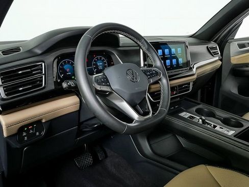 Certified 2024 Volkswagen Atlas Cross Sport SE image 8