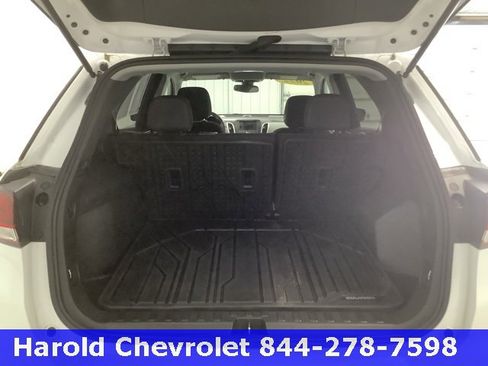 Used 2022 Chevrolet Equinox LT w/ LPO, Floor Liner Package image 5