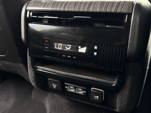 Used 2022 Jeep Wagoneer Series II image 26