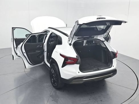 Used 2024 Chevrolet Trax ACTIV w/ Sunroof Package FWD image 52