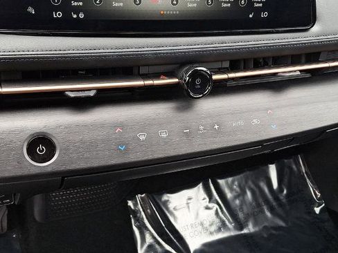 Certified 2023 Nissan Ariya FWD image 17