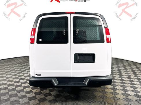 Used 2023 GMC Savana 2500 w/ Driver Convenience Package image 6