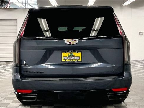 Used 2021 Cadillac Escalade ESV Sport Platinum w/ LPO, ONYX Package AWD/4WD image 5