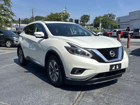 Used 2018 Nissan Murano SL w/ Moonroof Package AWD/4WD image 2