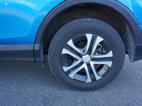 Used 2018 Toyota RAV4 LE image 6