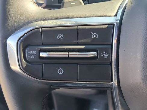 Used 2025 GMC Yukon XL Denali AWD/4WD image 25