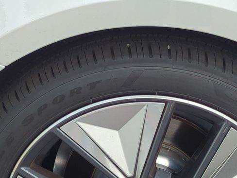 Used 2023 BMW i4 eDrive35 RWD image 12