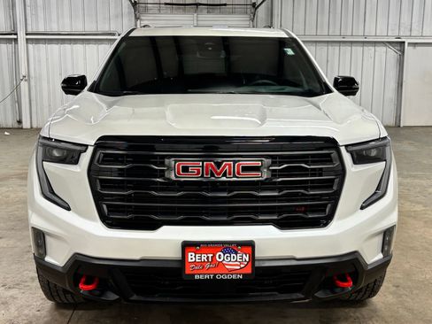 Used 2025 GMC Acadia AT4 w/ Luxury Package AWD/4WD image 2