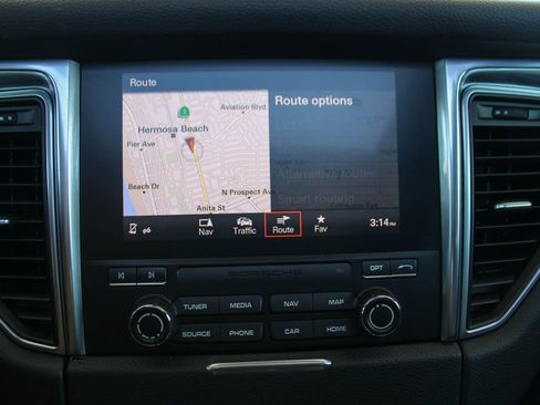 Used 2017 Porsche Macan S image 28