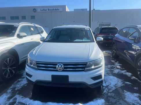 Used 2019 Volkswagen Tiguan SE AWD/4WD image 2