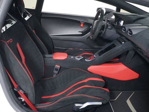Used 2022 Lamborghini Huracan STO RWD image 28