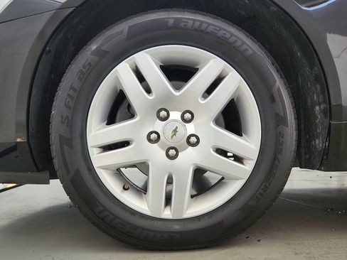 Used 2015 Chevrolet Impala LT w/ LT Sunroof Package FWD image 28