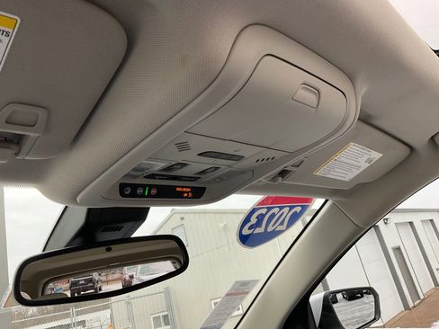 Used 2023 GMC Terrain Denali w/ Denali Premium Package image 15