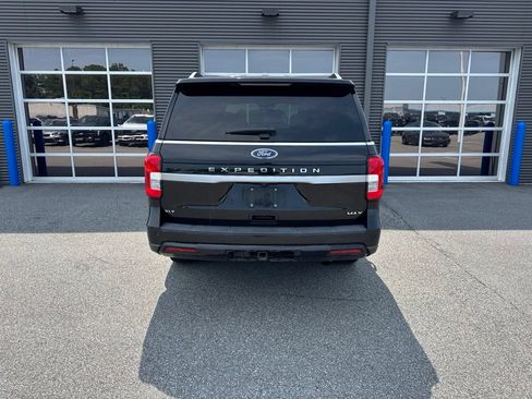 Used 2024 Ford Expedition Max XLT AWD/4WD image 3