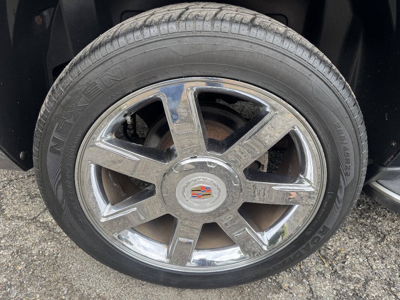 Used 2011 Cadillac Escalade ESV AWD w/ Livery Package image 15