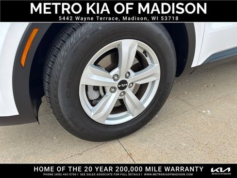 Used 2025 Kia Sorento LX FWD image 10