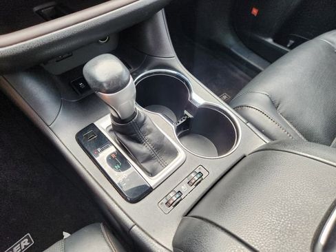 Used 2016 Toyota Highlander Limited FWD image 19