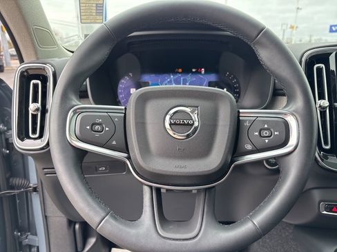 Certified 2023 Volvo XC40 B5 Plus w/ Driver Assist Package AWD/4WD image 23